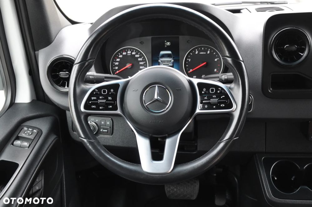 Mercedes-Benz Sprinter - 4