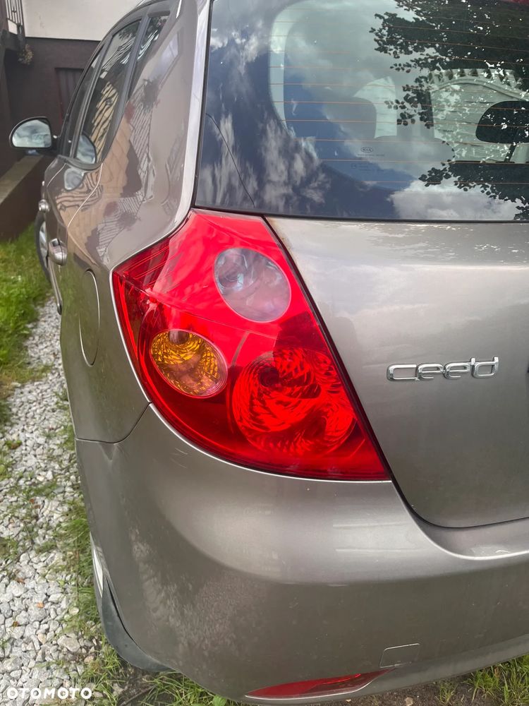 Kia Ceed 1.6 Crdi Comfort + - 6