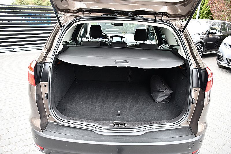 Ford Focus 1.5 EcoBlue Start-Stopp-System TITANIUM DESIGN - 24
