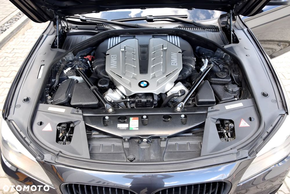 BMW Seria 7 750i - 19
