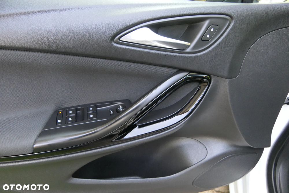 Opel Astra 1.4 Turbo Dynamic - 30
