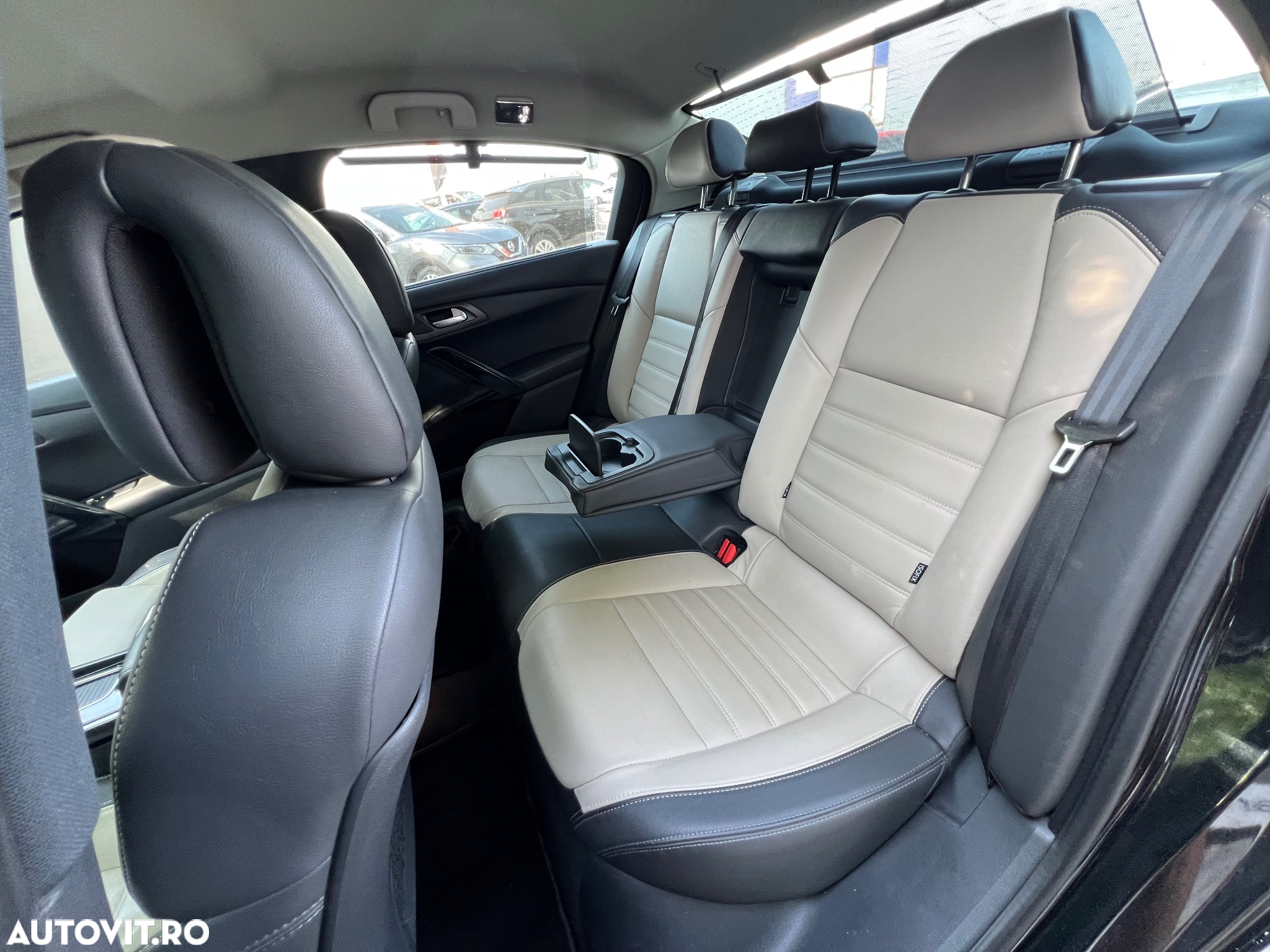 Peugeot 508 BlueHDi 180 EAT6 Stop&Start Allure - 21