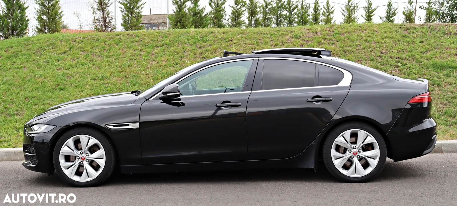 Jaguar XE D200 RWD MHEV R-Dynamic HSE - 7