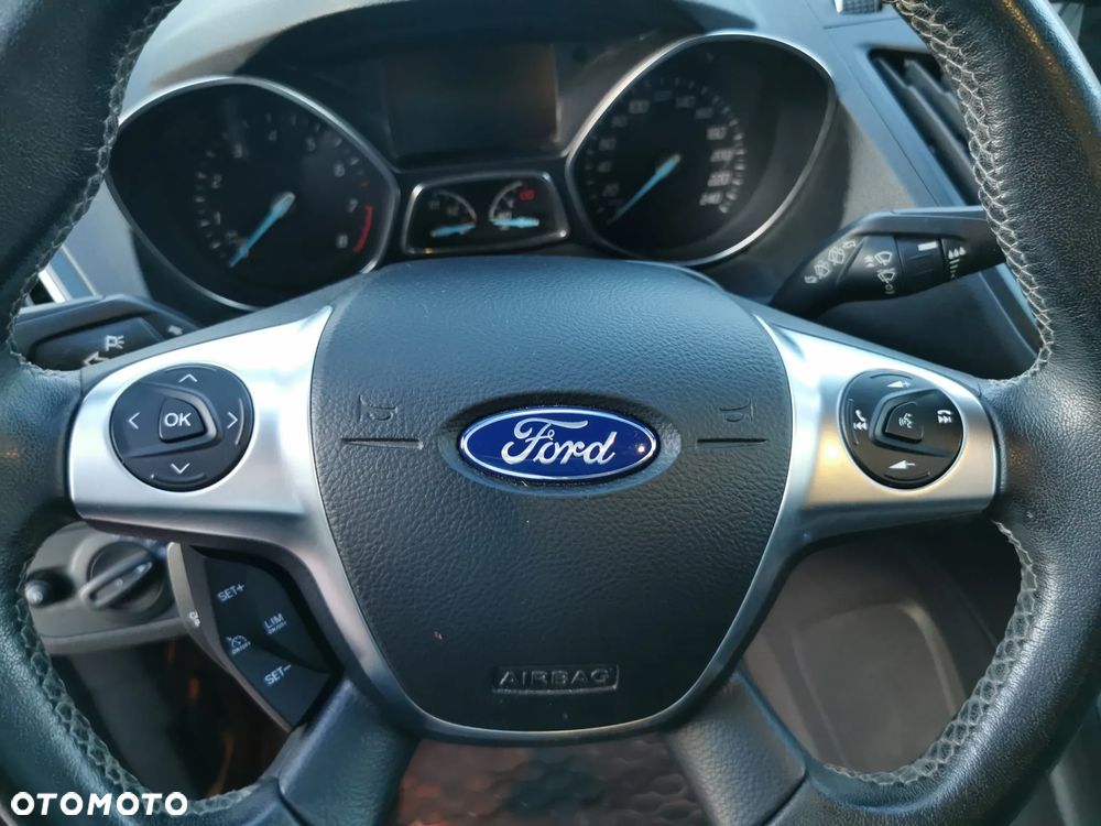 Ford Kuga 1.5 EcoBoost 2x4 Titanium - 11