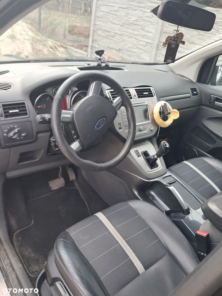 Ford Kuga 2.0 TDCi 4x4 Titanium - 6