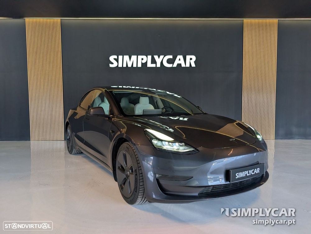 Tesla Model 3 - 3