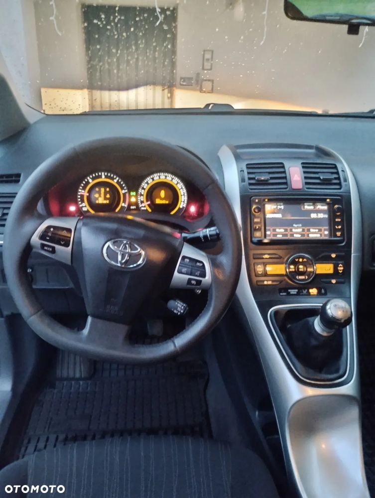 Toyota Auris 2.0 D-4D Premium - 10