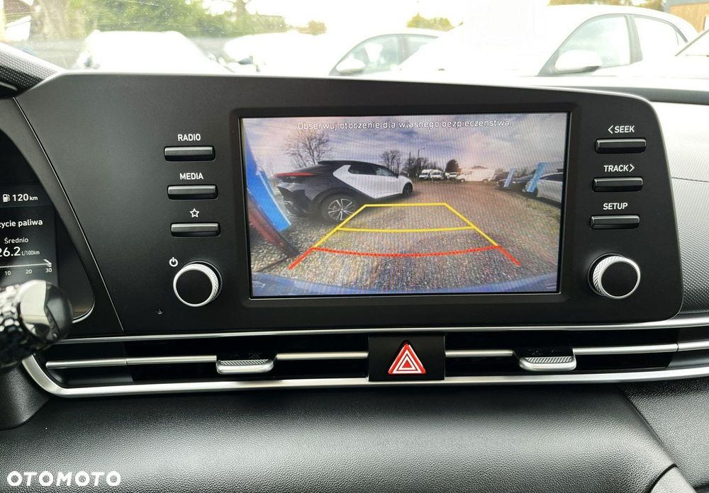 Hyundai Elantra 1.6 Smart CVT - 17