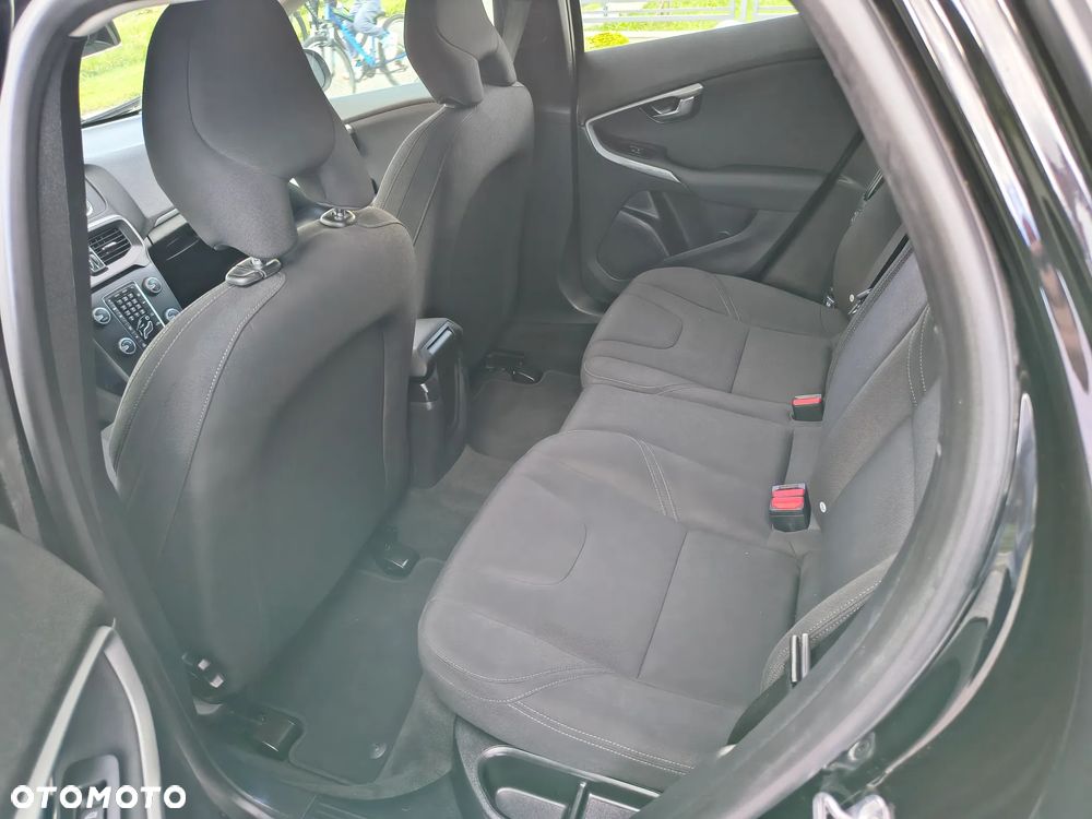 Volvo V40 D2 Momentum - 33