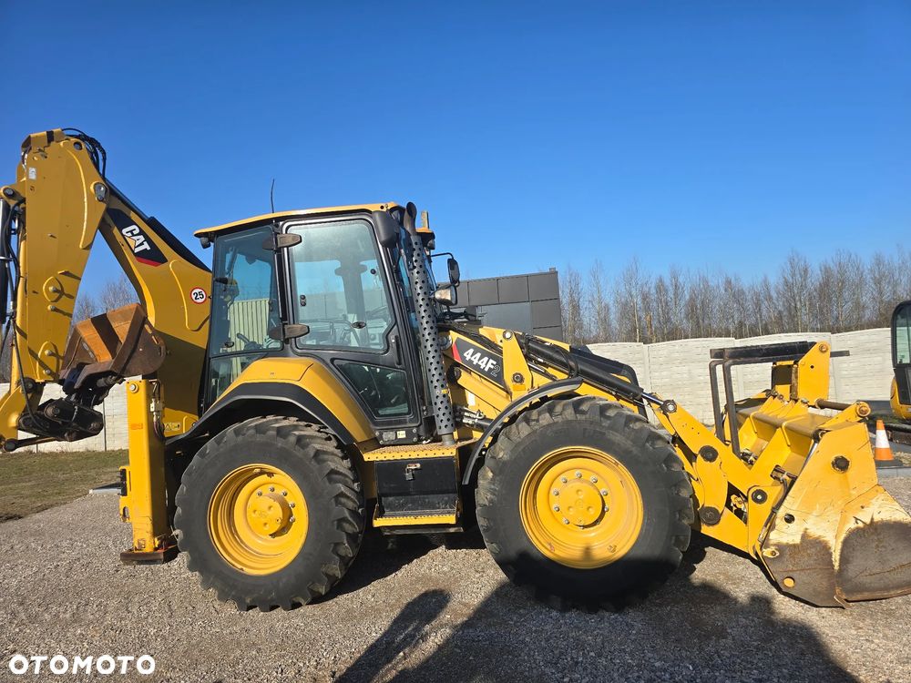 Caterpillar - 12