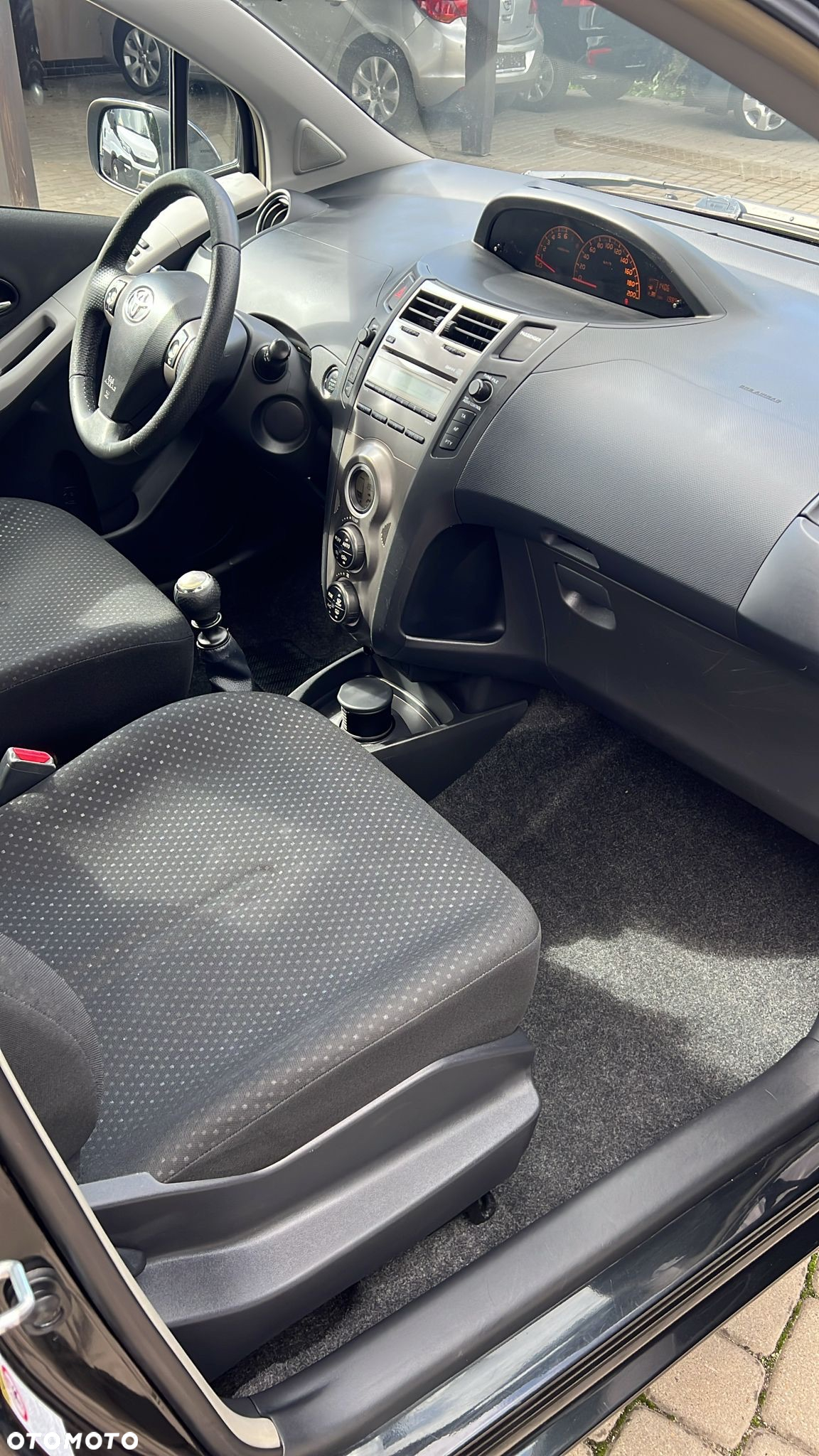 Toyota Yaris - 16