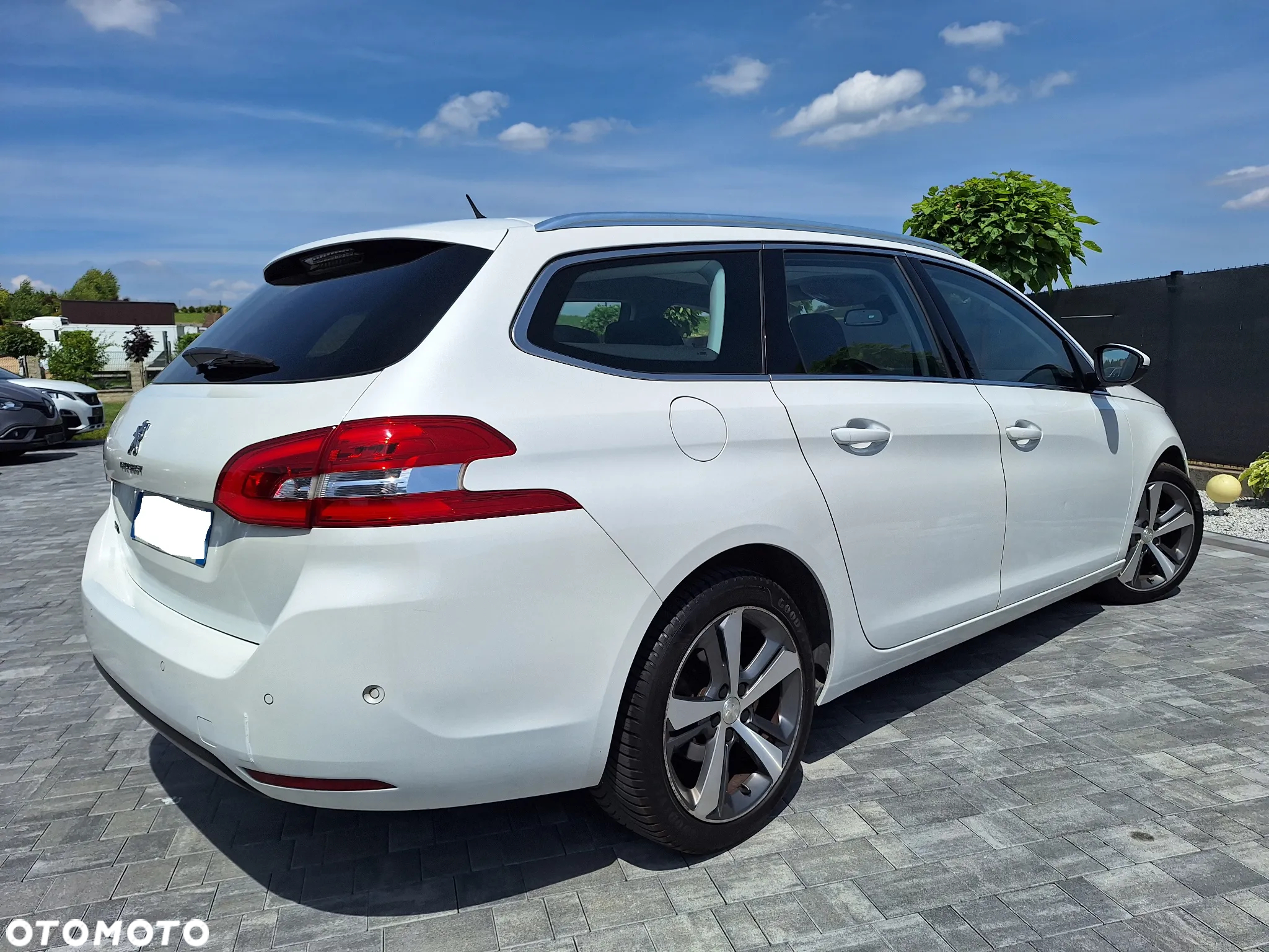 Peugeot 308 SW BlueHDi 150 Stop & Start Allure - 23