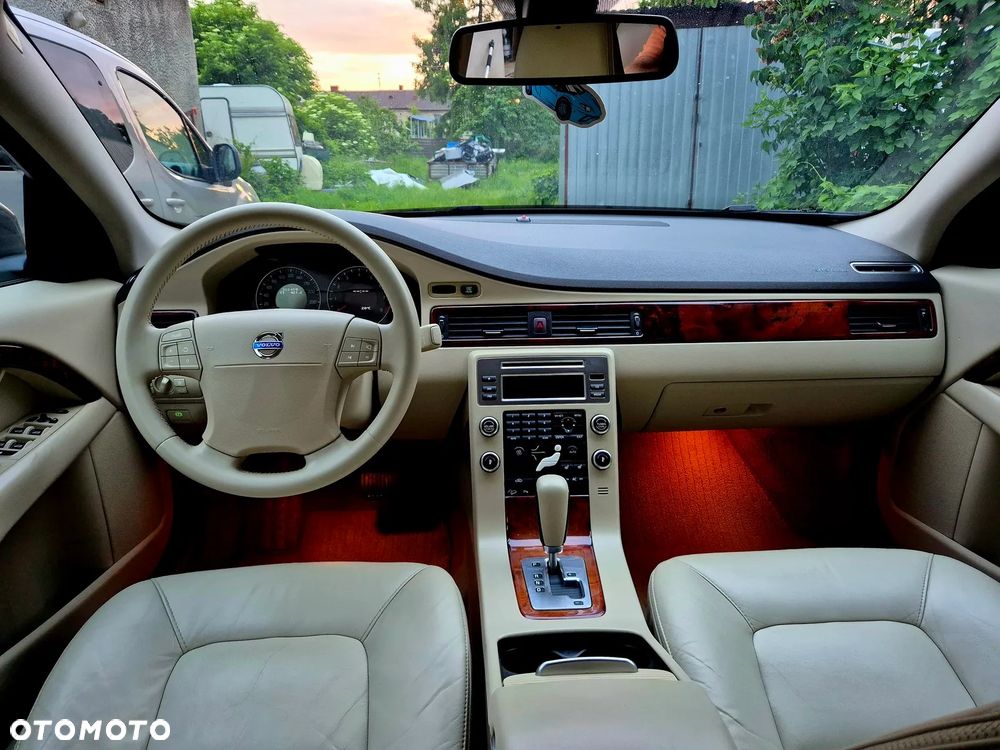 Volvo XC 70 3.2 AWD Momentum - 13