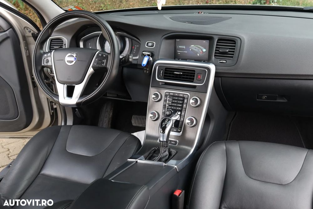 Volvo V60 D6 Plug-In-Hybrid AWD Geartronic Momentum - 10