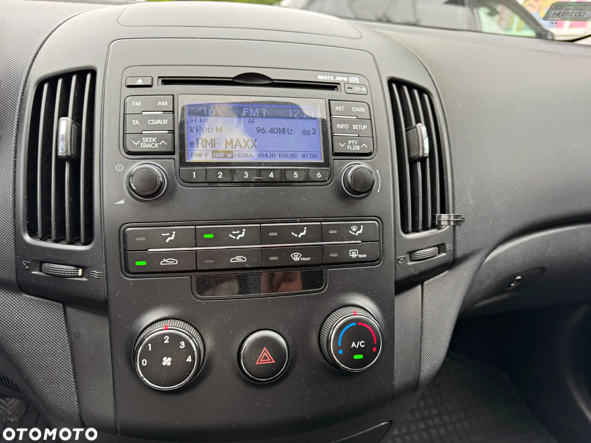 Hyundai i30 1.4 Classic + - 17