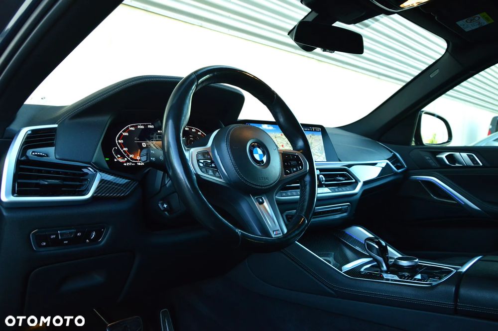 BMW X6 M50i - 16