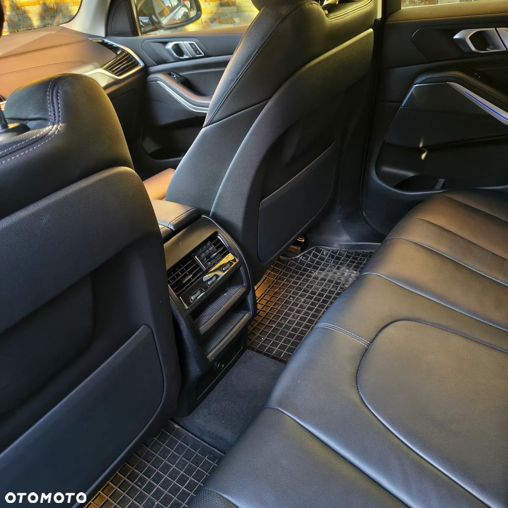 BMW X5 xDrive25d - 23