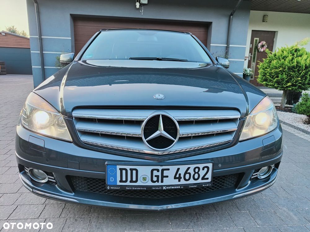 Mercedes-Benz Klasa C 350 CDI DPF 4Matic 7G-TRONIC Avantgarde - 31