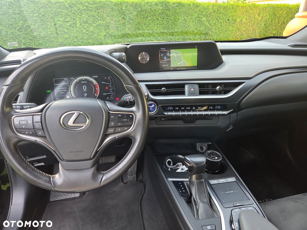 Lexus UX 250h Elegance 2WD - 16