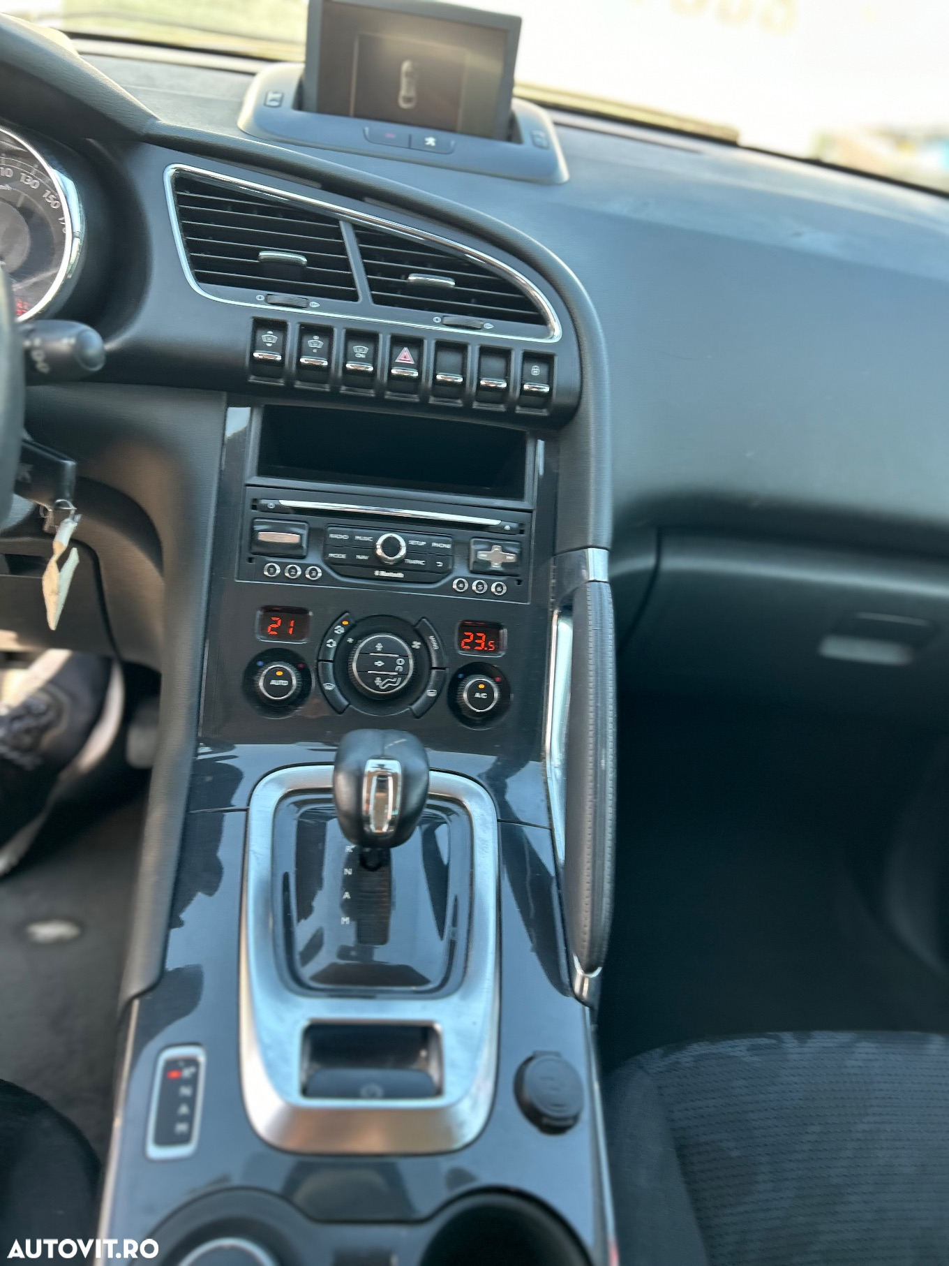 Peugeot 3008 Hybrid4 - 8