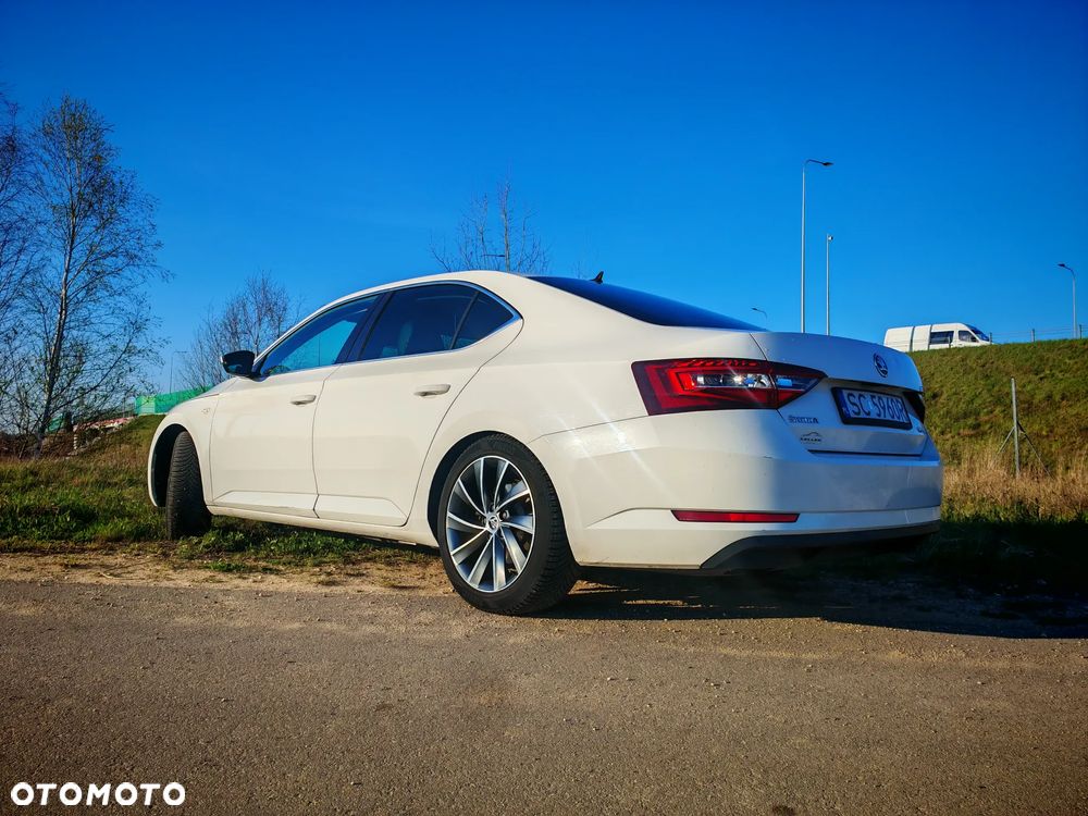 Skoda Superb 2.0 TDI L&K DSG - 8