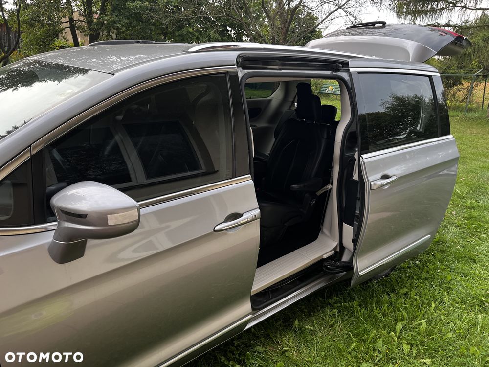 Chrysler Pacifica - 9