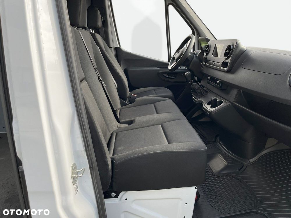 Mercedes-Benz Sprinter - 17