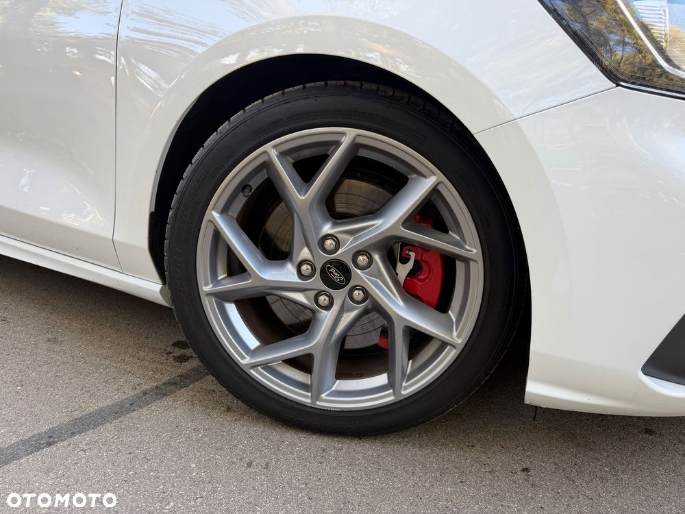 Ford Focus 2019 photo 2