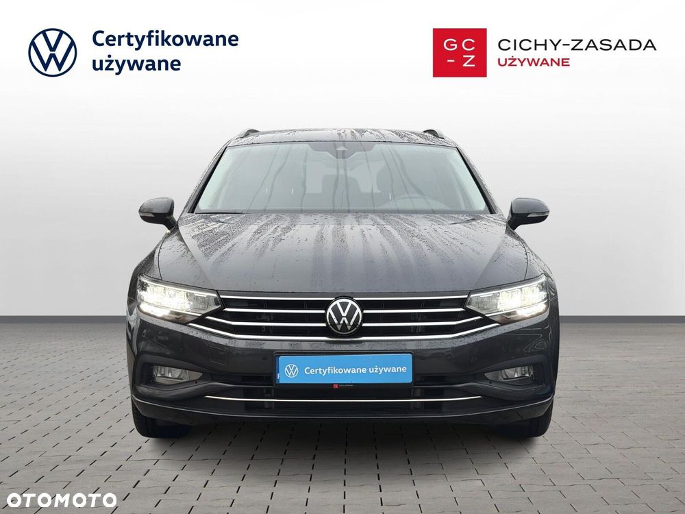 Volkswagen Passat - 8