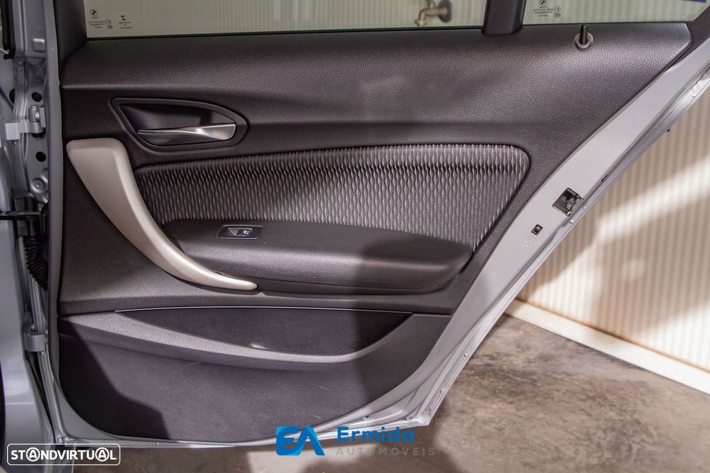 BMW 116 d Auto - 38