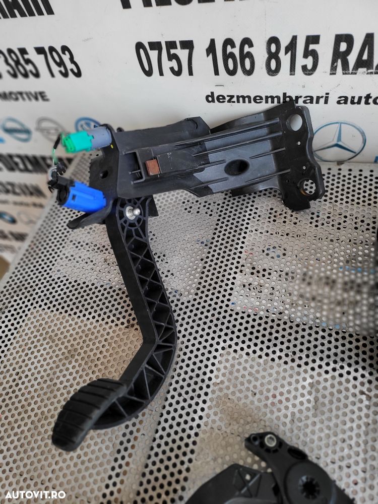Pod Pedalier Pedala Frana Ambreiaj Acceleratie Volan Stanga Renault Master An 2019-2020-2021-2022 Dezmembrez Renault Master 3/4 An 2019-2020-2021-2022 2.3 Dci Cod Motor M9T F716 Bi-Turbo - 5