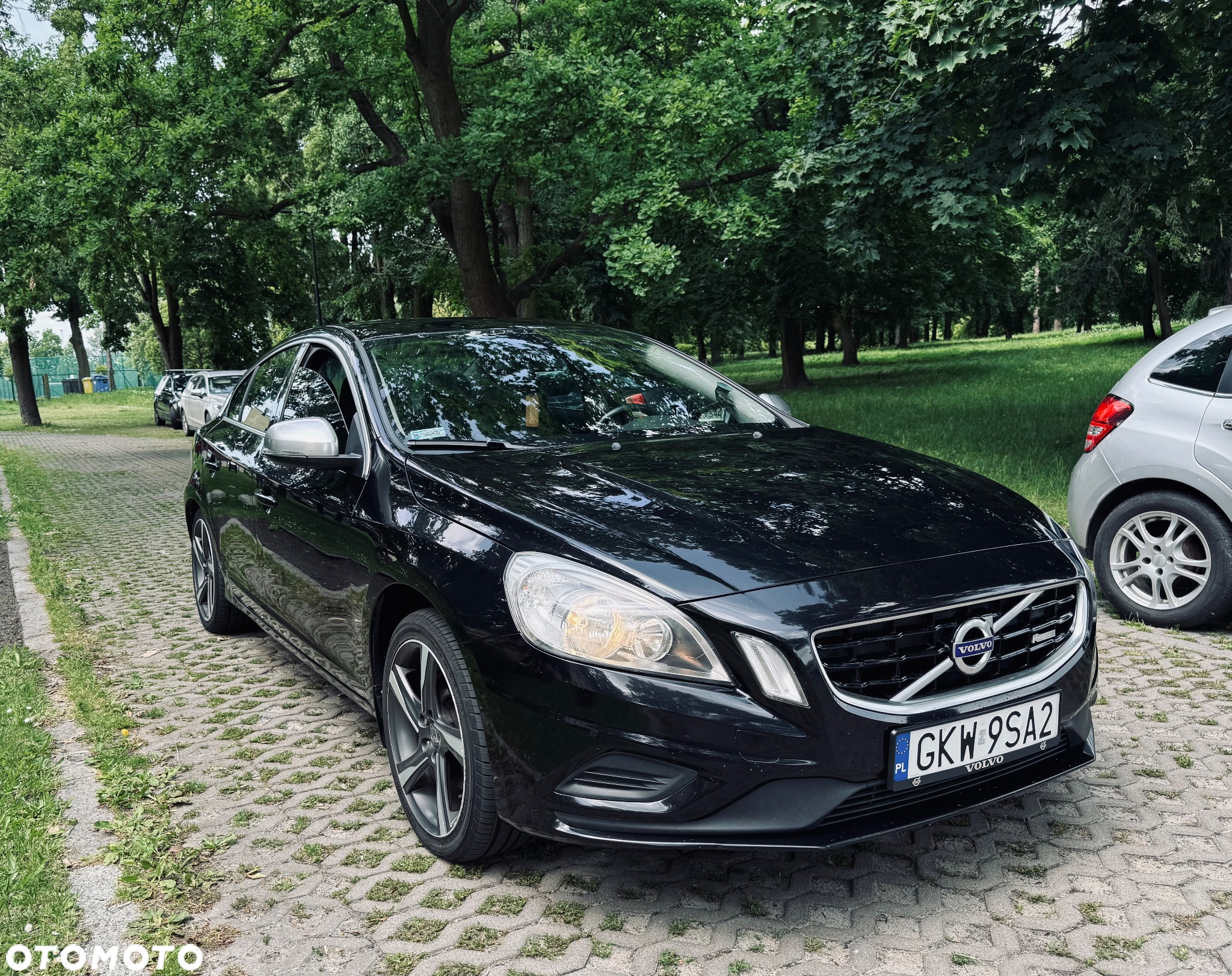 Volvo S60 D2 R-Design - 4