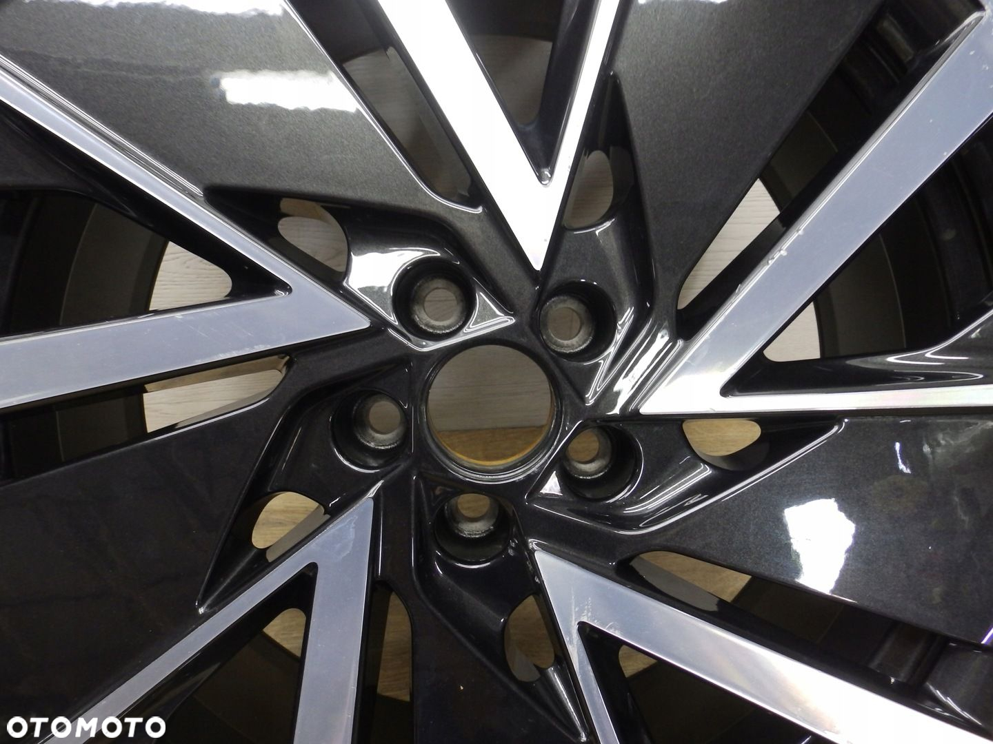 Felga Skoda Kamiq Scala 658 7Jx18H2 Et39 5x100 - 2
