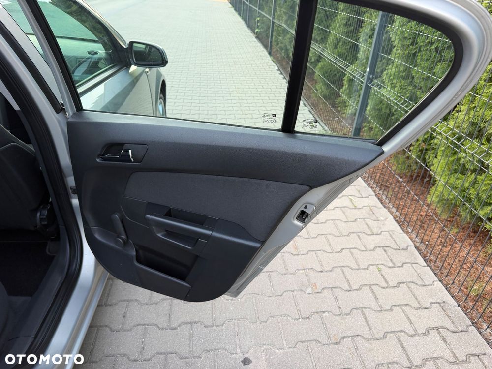 Opel Astra 1.6 Exklusiv - 15