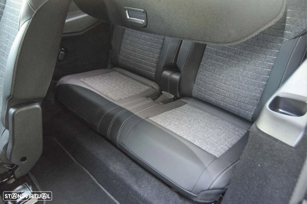 Peugeot 5008 1.2 Hybrid Allure Pack e-DCS6 - 17