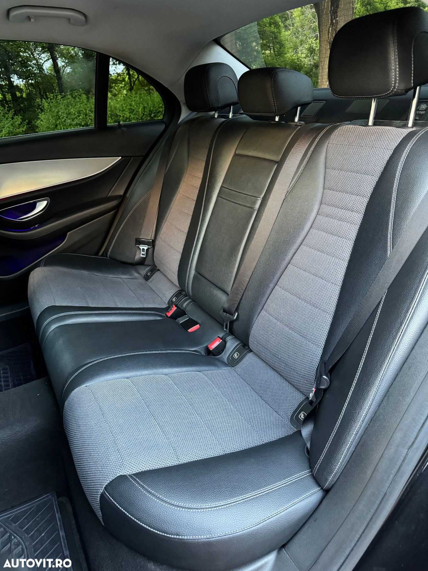 Mercedes-Benz E 220 d Aut. - 12