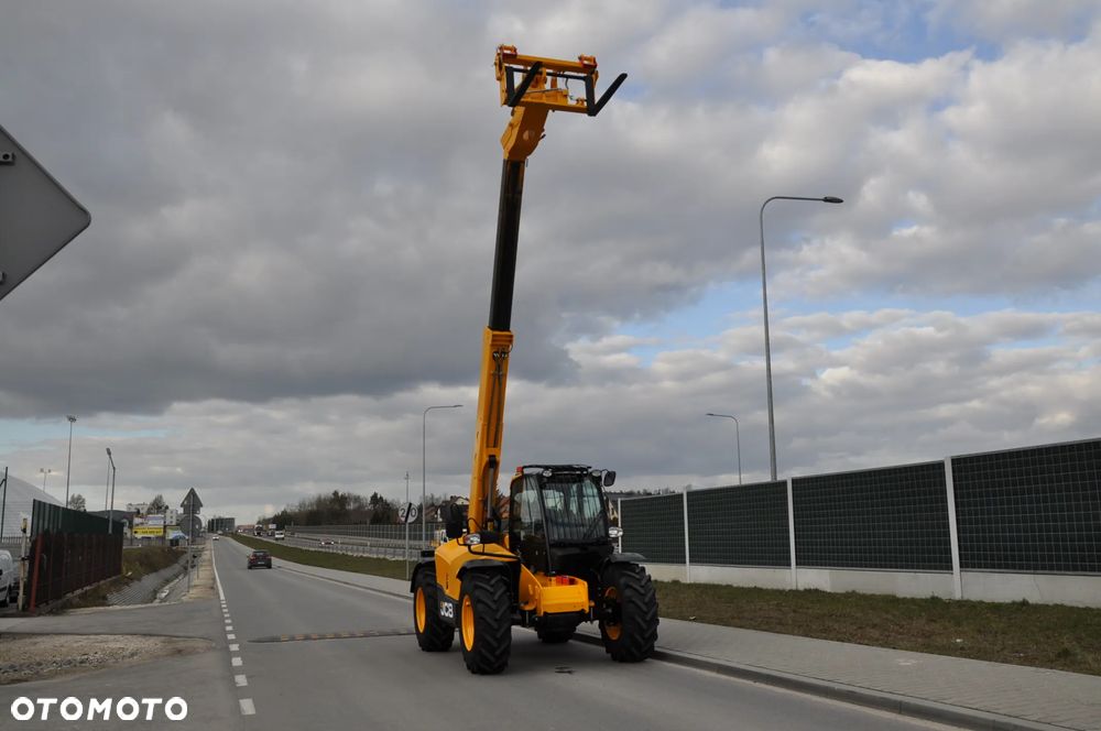 JCB 531-70 ŁADOWARKA TELESKOPOWA MAŁO MTG 546 UDŹWIG 3100 kg WYSOKOŚĆ ZAŁADUNKU 7 m NA GWARANCJI PRODUCENTA KLIMATYZACJA JAK NOWA! - 30