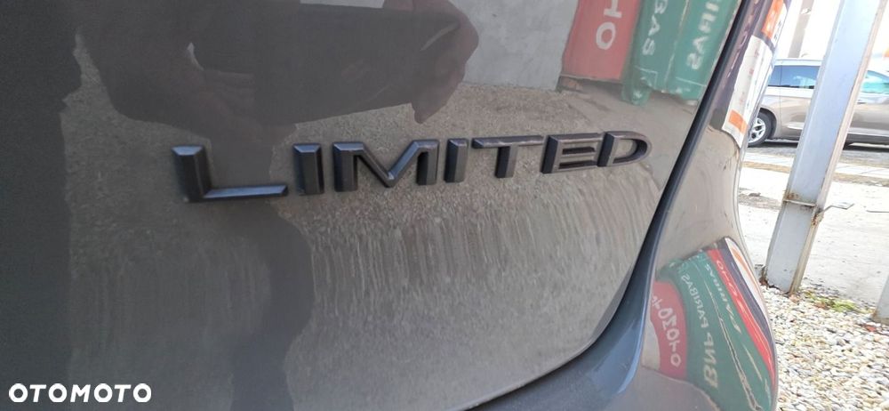 Chrysler Pacifica - 33