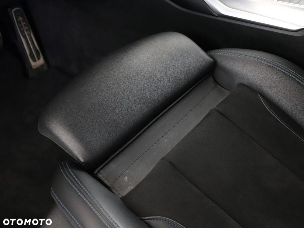 BMW Seria 3 320d xDrive mHEV M Sport - 41