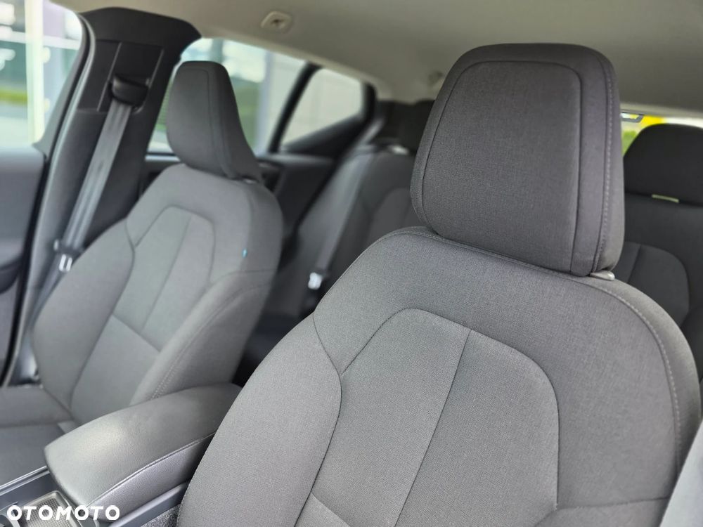 Volvo XC 40 T3 Momentum Pro - 20