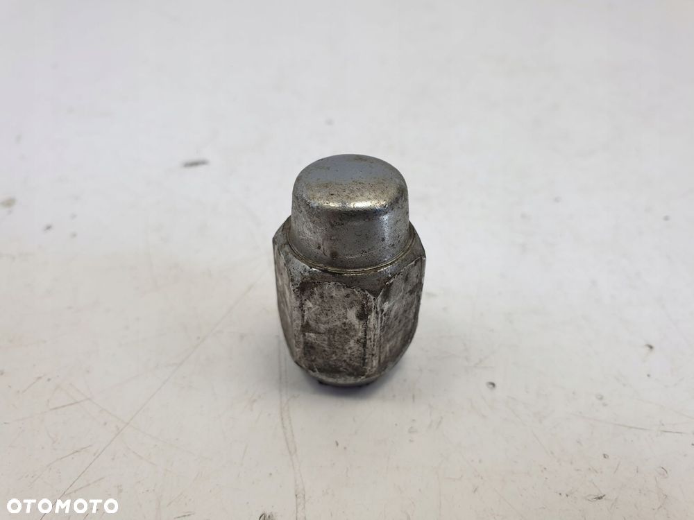 SsangYong Korando III ŚRUBA NAKRĘTKA KOŁA felgi - 2