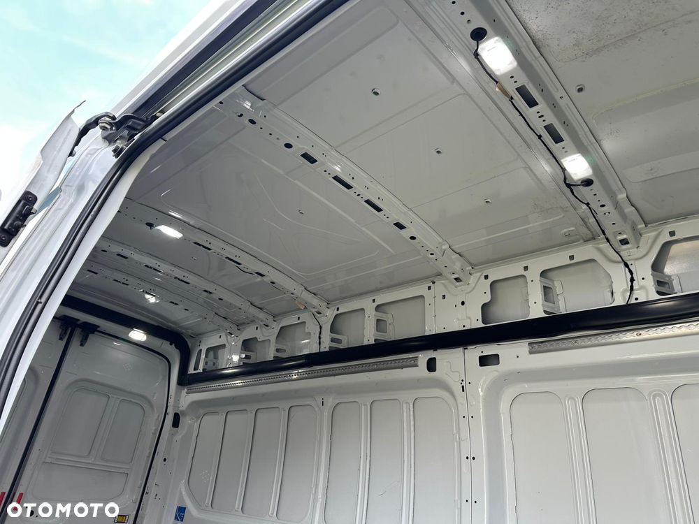 Ford Transit - 15