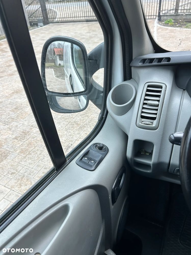 Opel Vivaro - 12