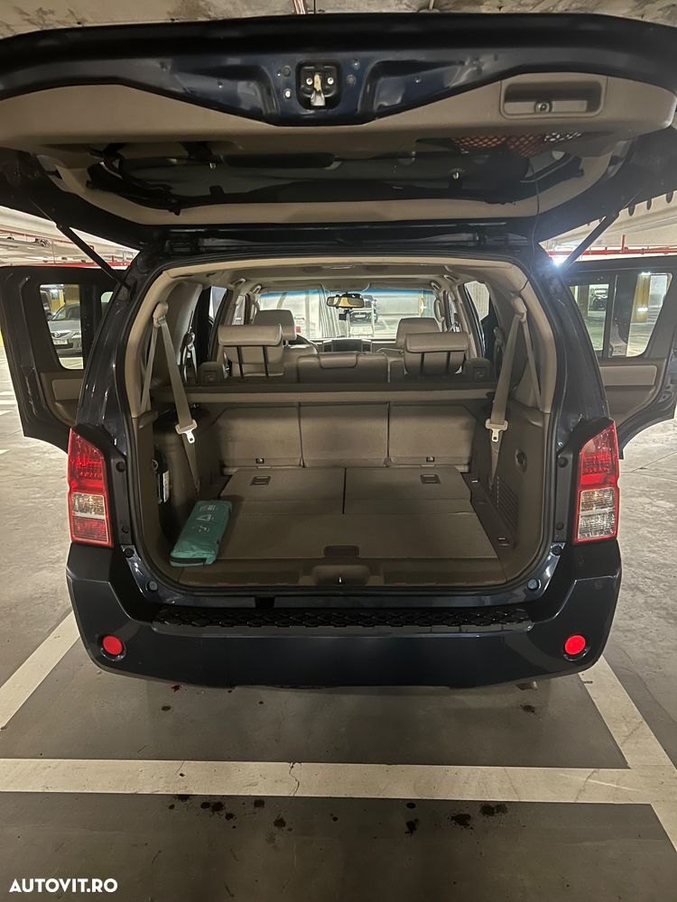 Nissan Pathfinder - 37