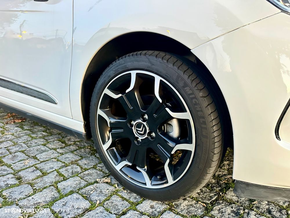 Citroën DS3 1.6 e-HDi So Chic - 11