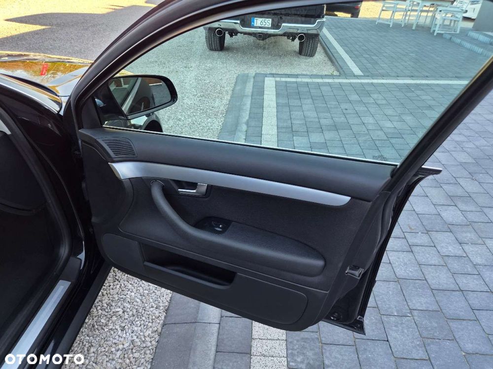Audi A4 Avant - 22