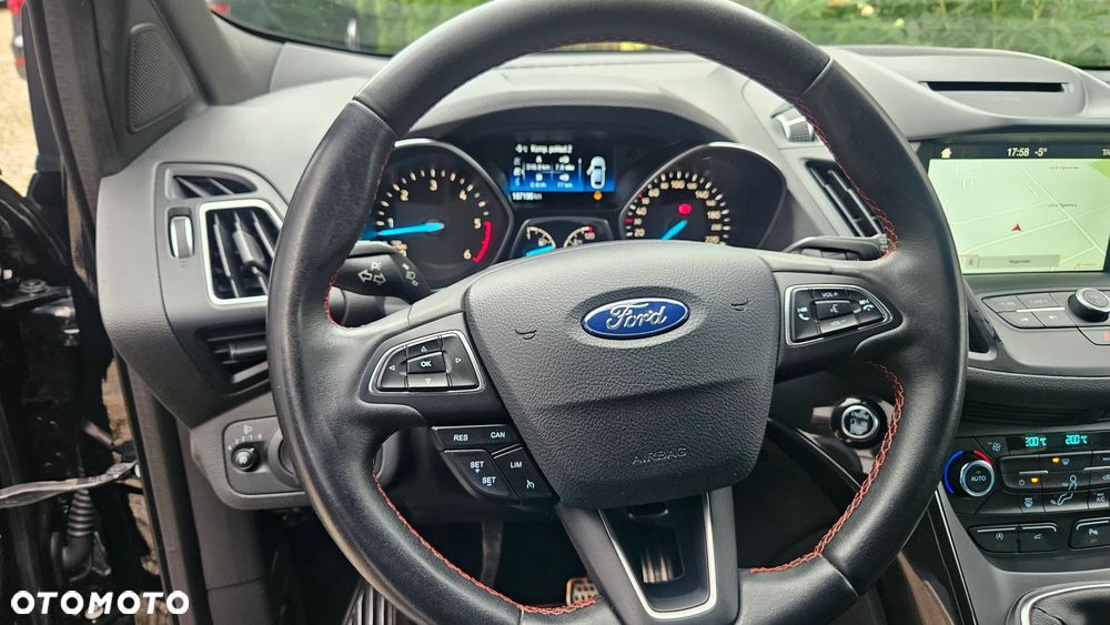 Ford Kuga 2.0 TDCi 2x4 ST-Line - 33