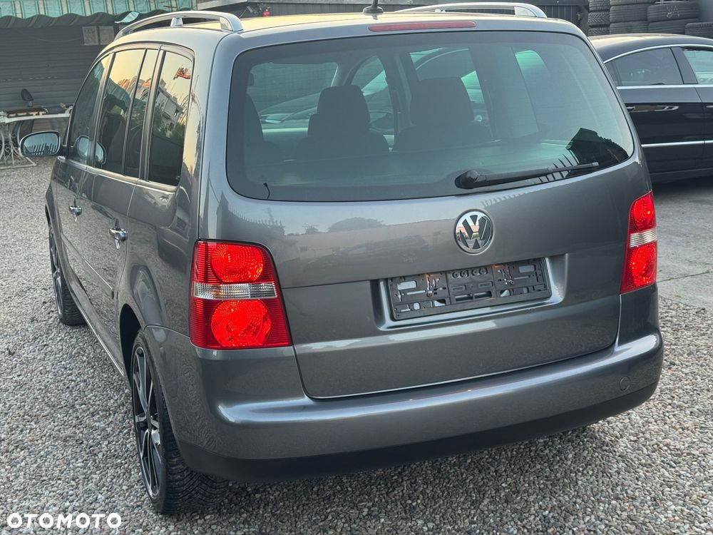 Volkswagen Touran 1.6 FSI Goal - 9