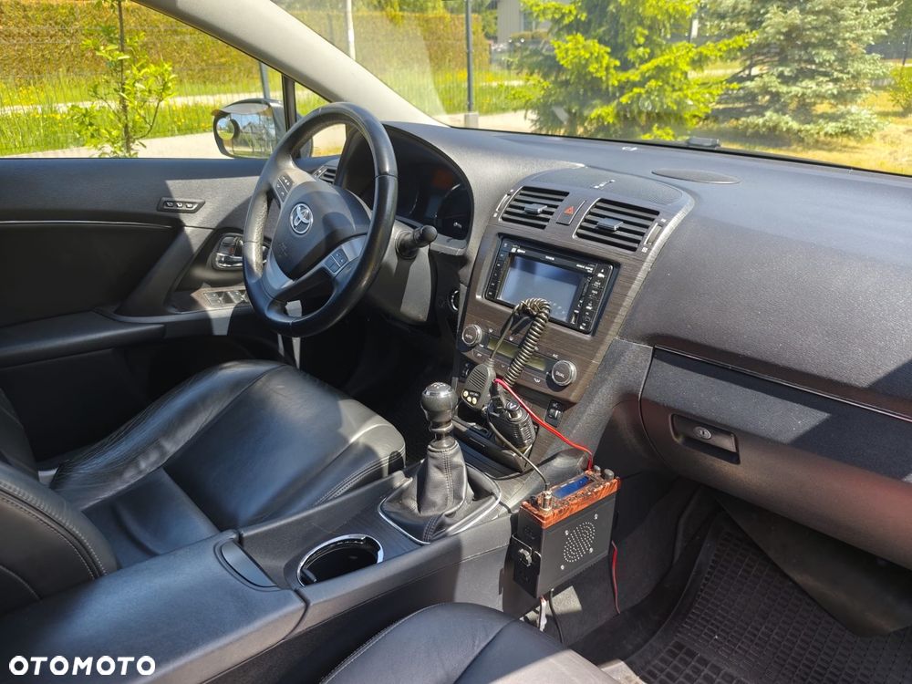 Toyota Avensis - 8