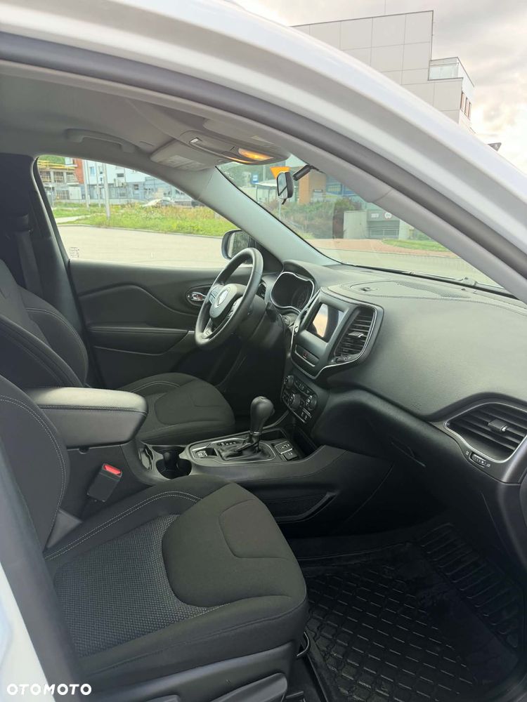 Jeep Cherokee - 7